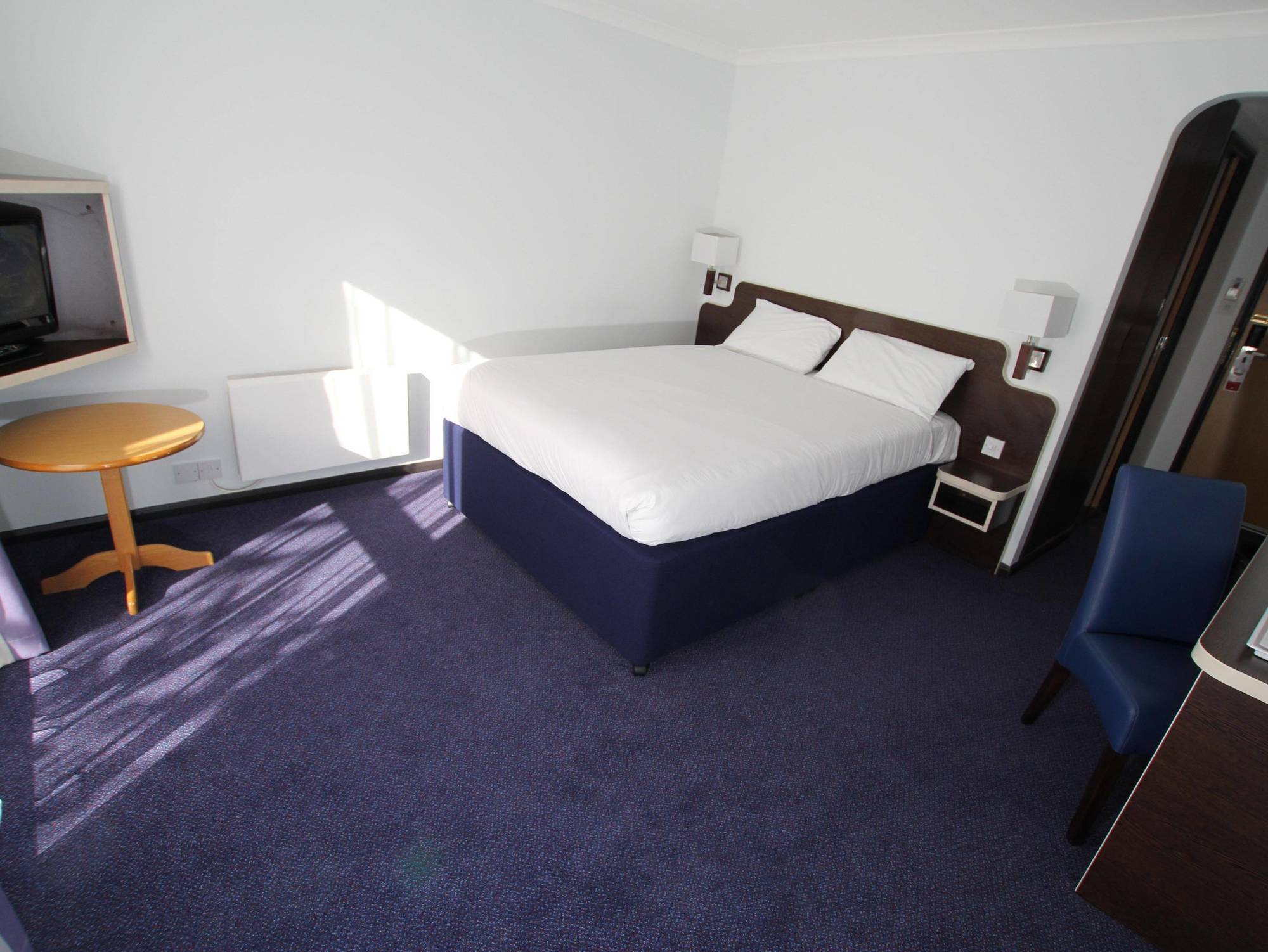 Ramada Oxford Hotel Waterstock Eksteriør billede